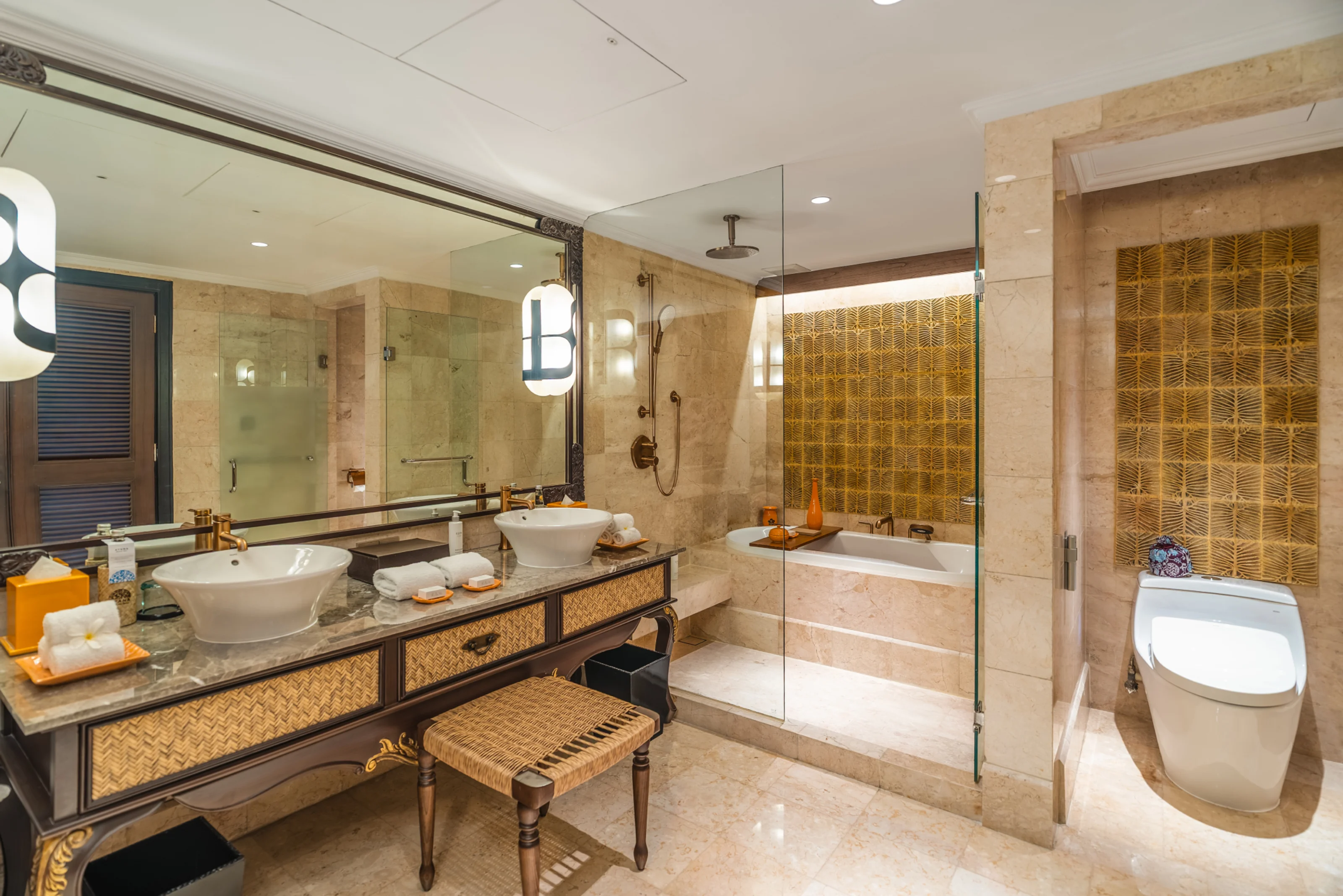 booking Oceanfront villa Nha Trang