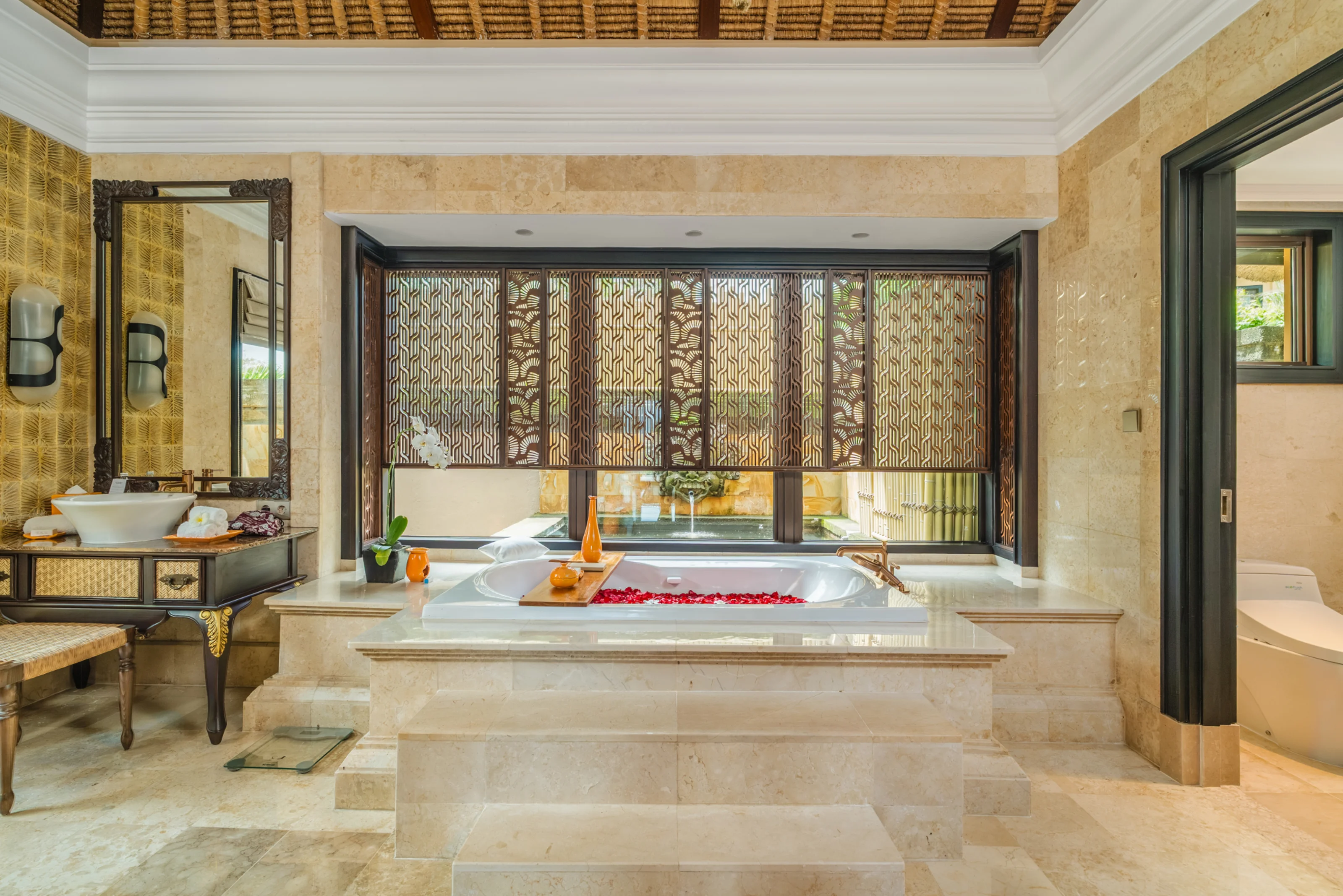 booking Oceanfront villa Nha Trang